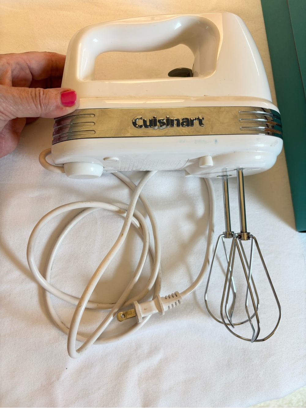 Cuisinart White and Chrome Hand Mixer with Beaters
